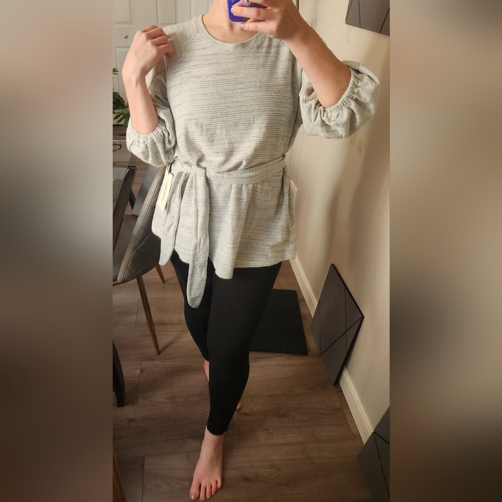 SOLD Forever 21 Gray tunic sweater, long sleeve with front tie, size small - Picture 7 of 8